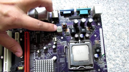 Placa-Mãe de Notebook Queimada? Consertamos em Brasília!